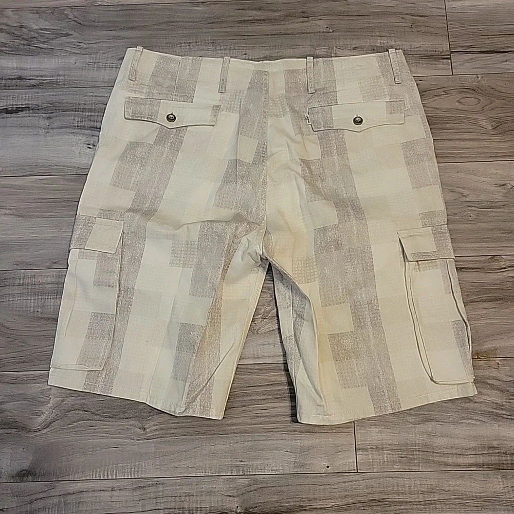 Levi's Cargo Shorts Mens 36 Beige Plaid Relaxed Baggy Flat Front‎ 10